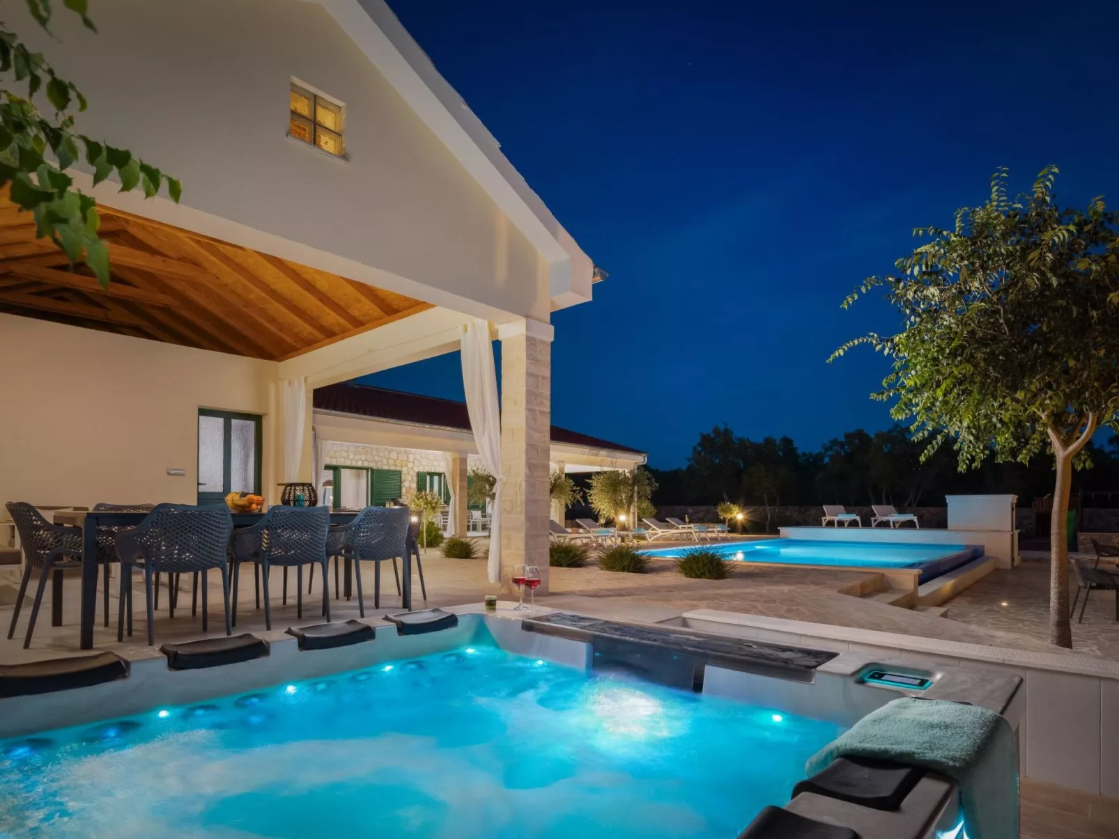 Haus für 11 Personen und 1 Kind in Razvode