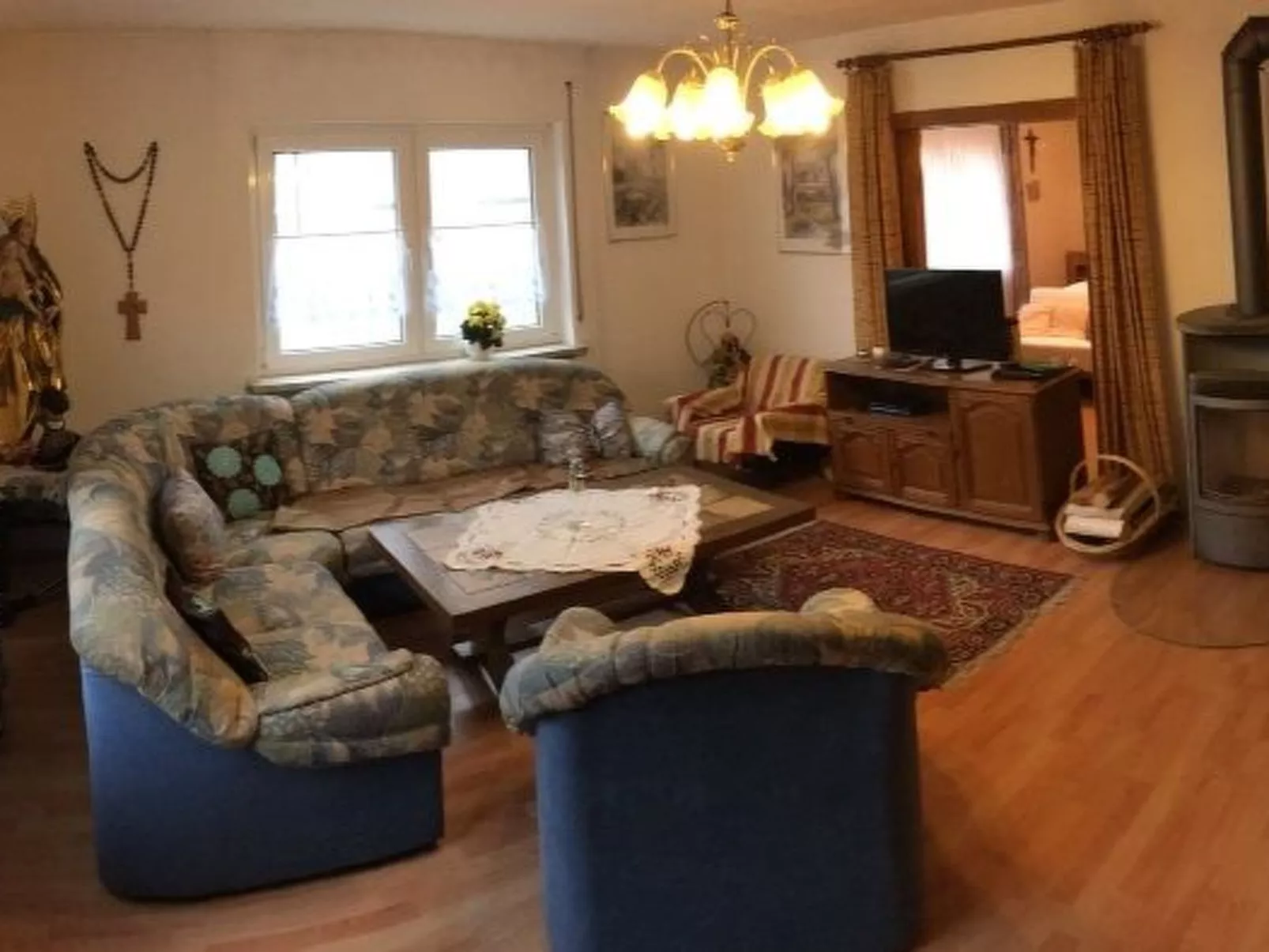 Große Ferienwohnung in Gosberg mit Terrasse, Garten und Grill