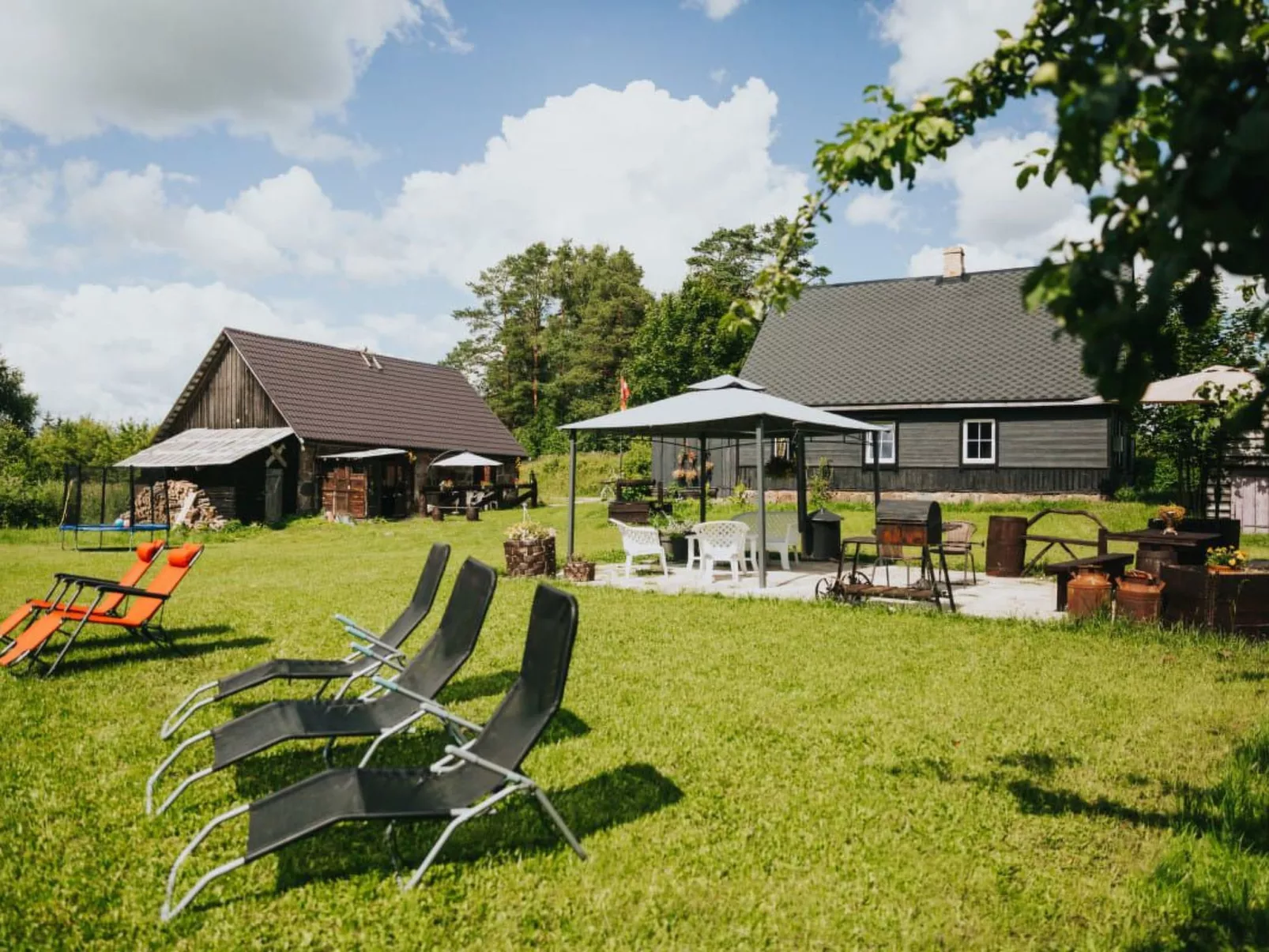 Landgut "Baltin Krogs" mit eigenem Garten