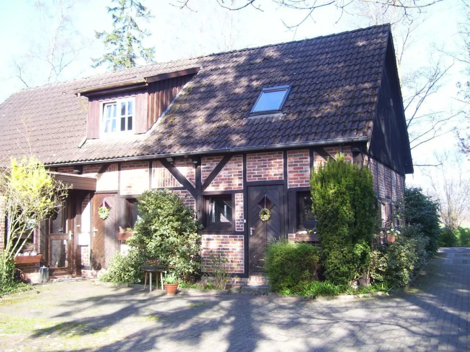 Große Ferienwohnung mit Garten, Grill und Terrasse