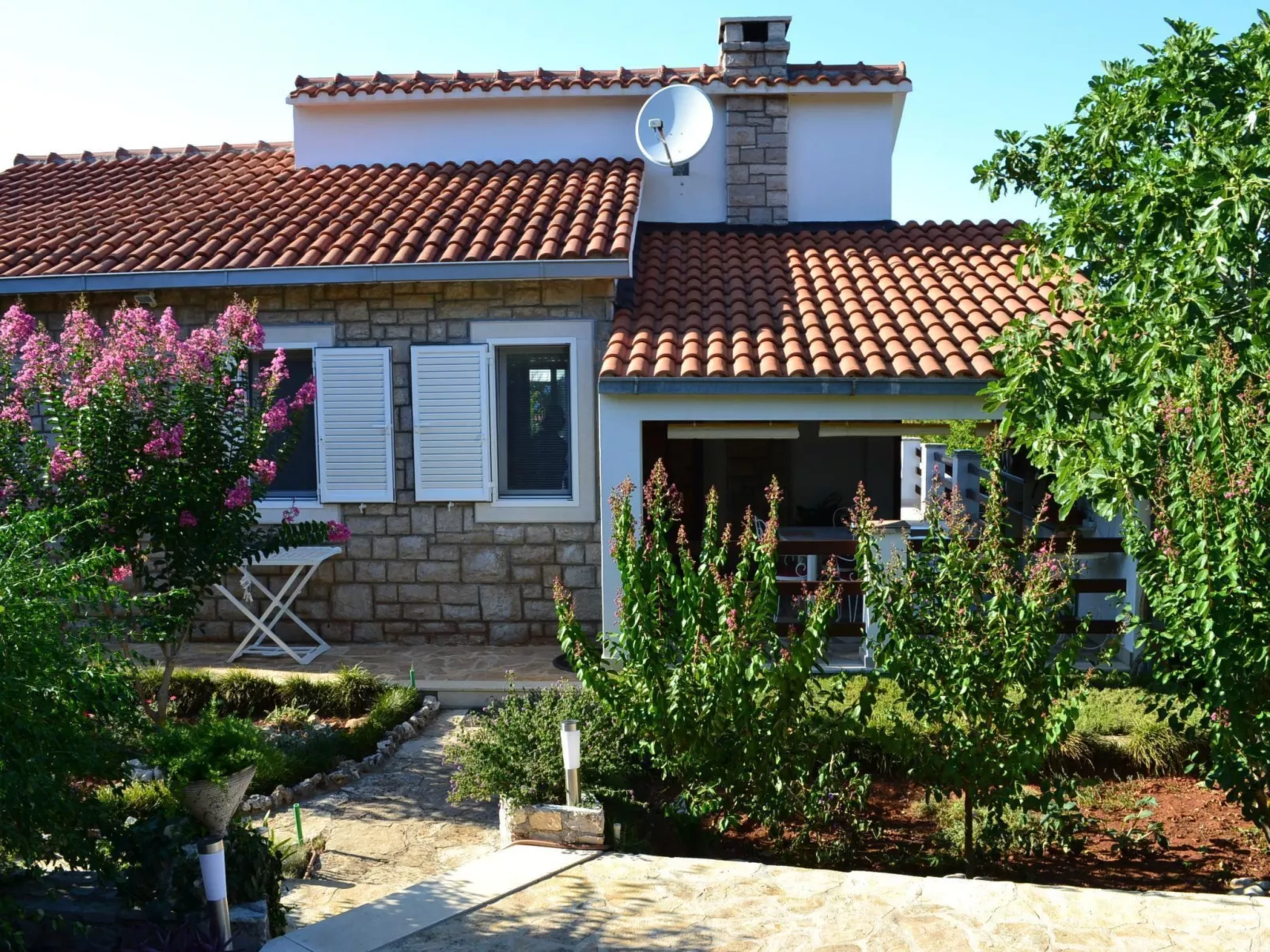 Rollstuhltauglich, Terrassen am Felsenstrand