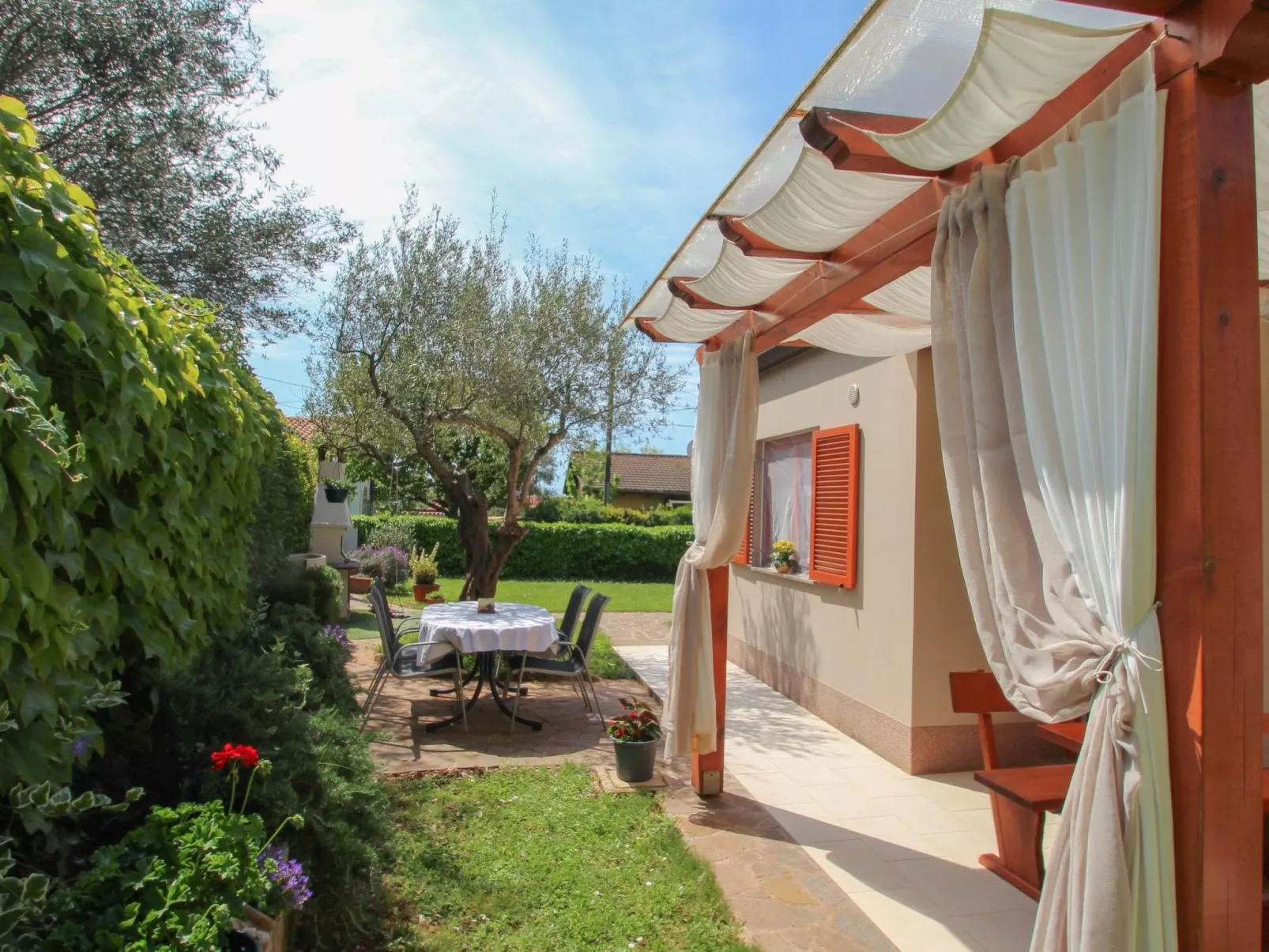 "Timea 2" mit Terrasse