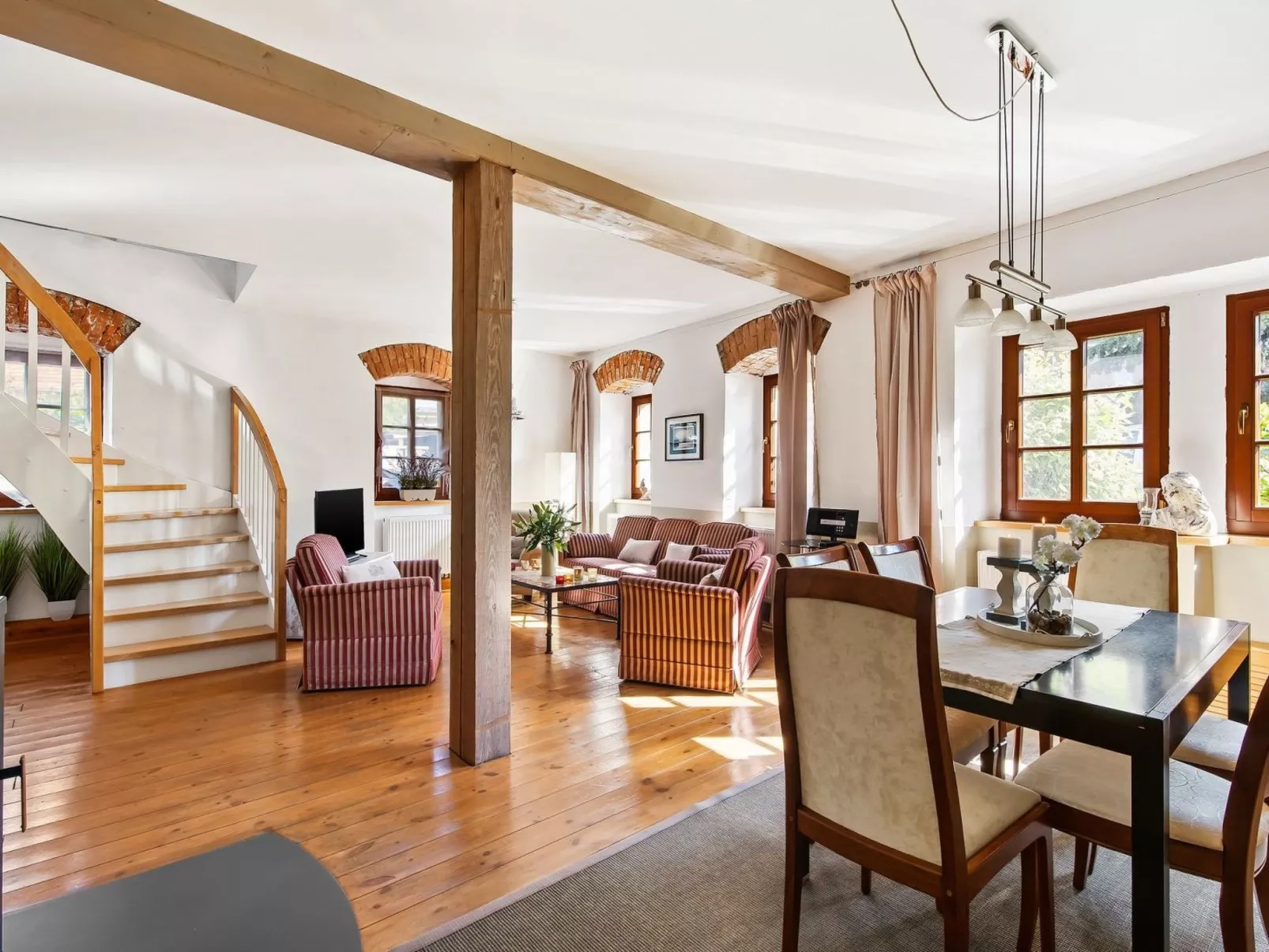 Mit Garten, Grill und Terrasse