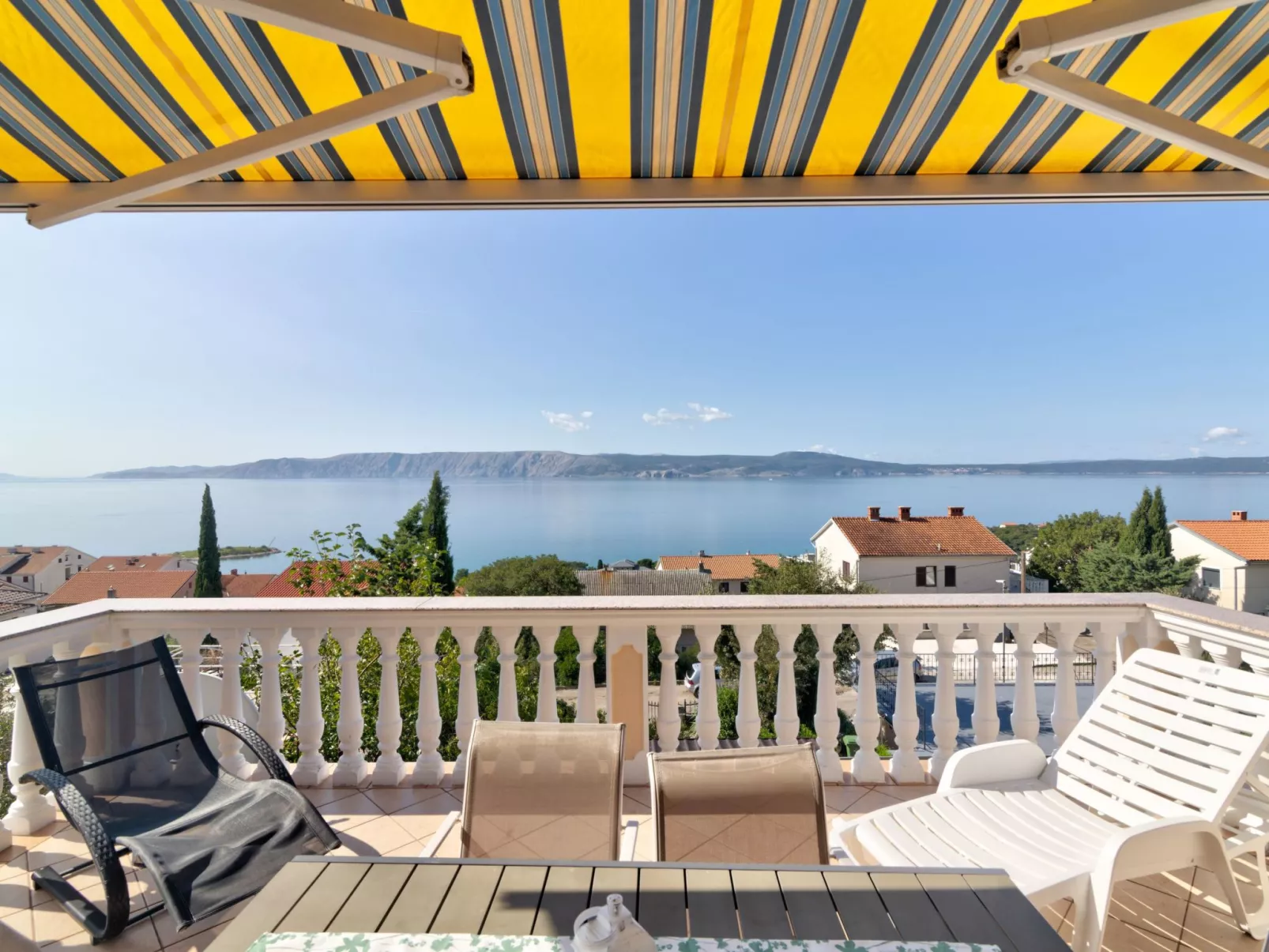 Wohnung für 6 Personen mit Panoramablick aufs Meer