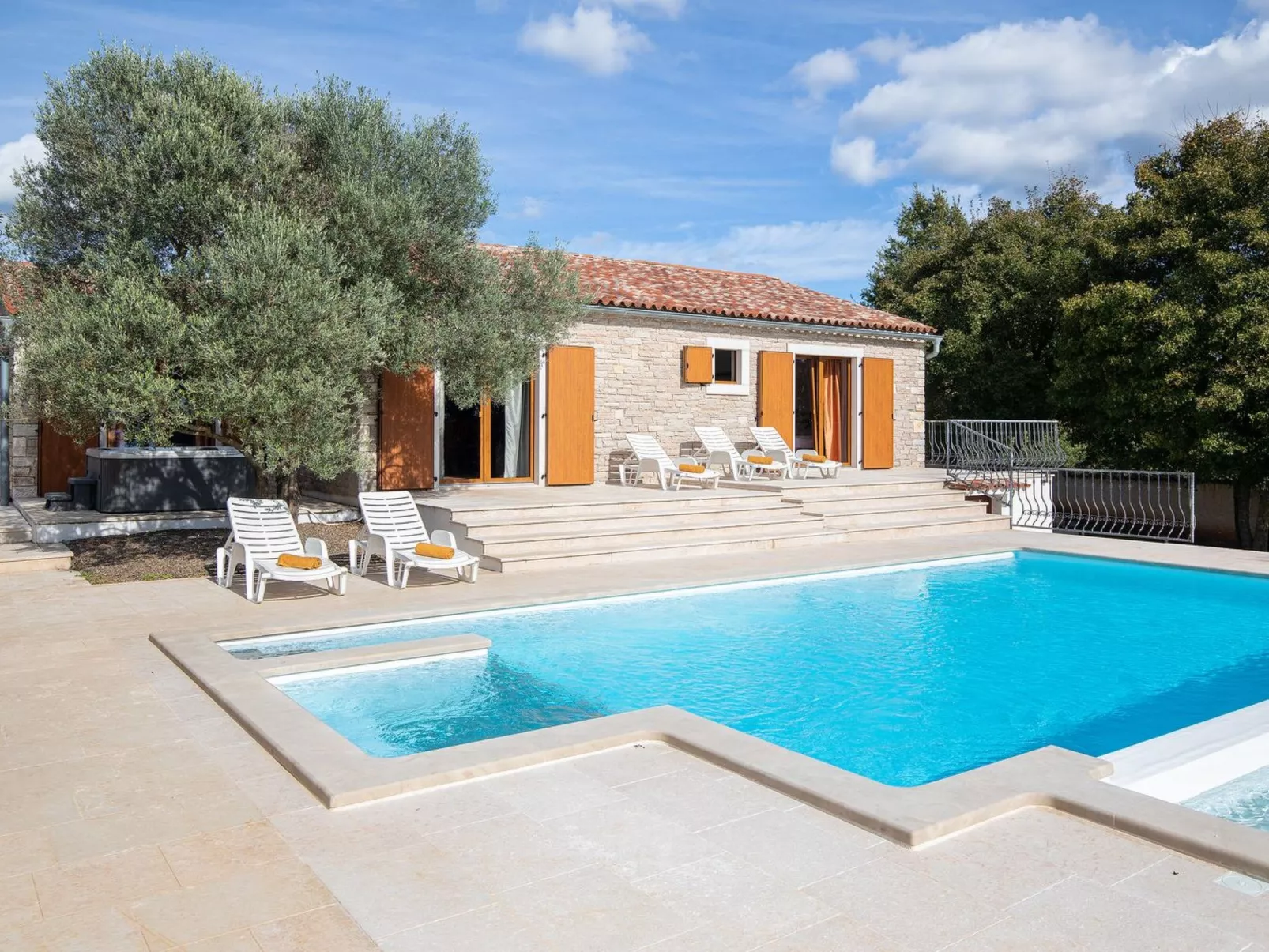 Haus in Bertoši mit privatem Pool