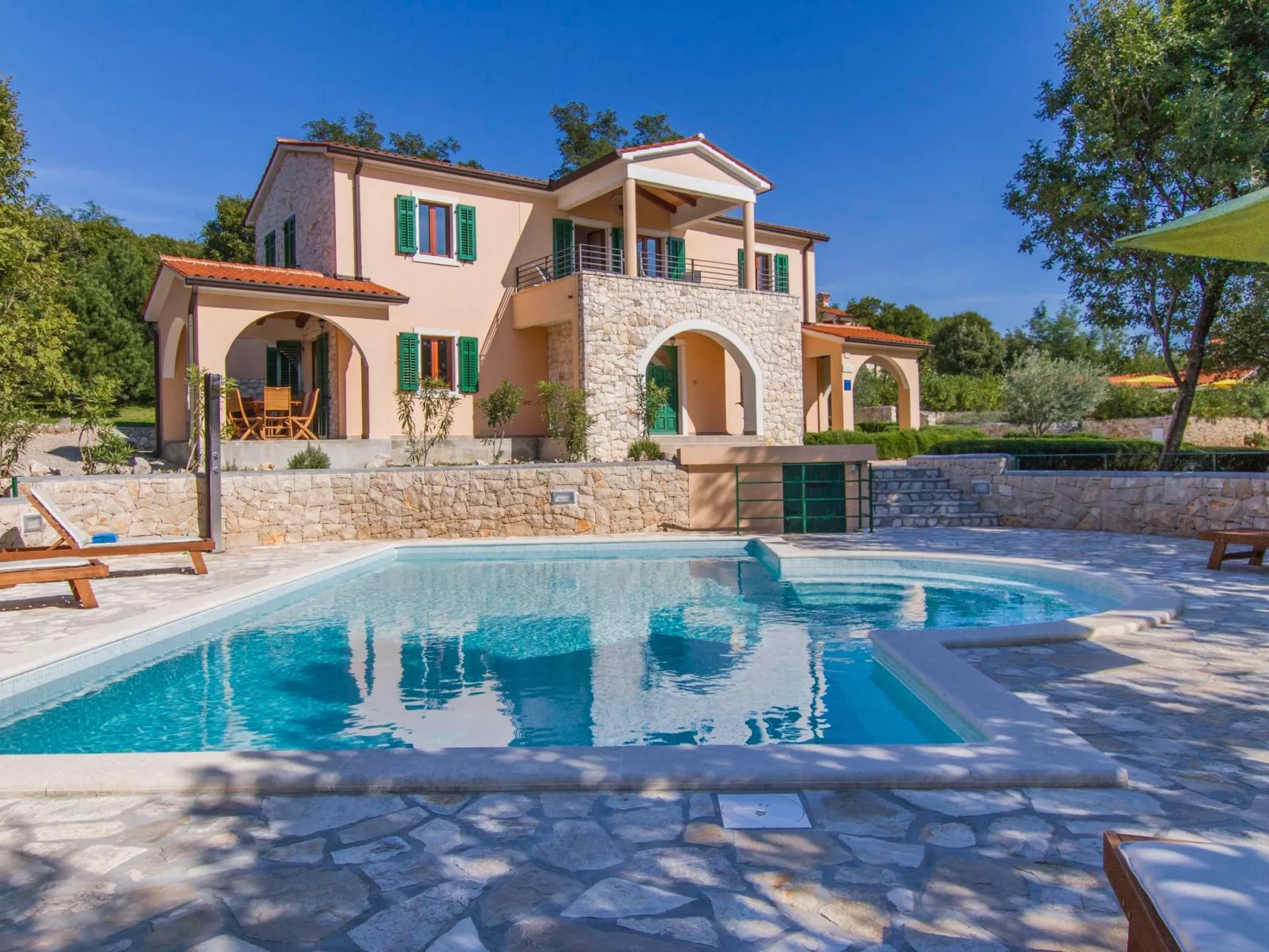 Villa Maggie mit Gemeinschaftspools