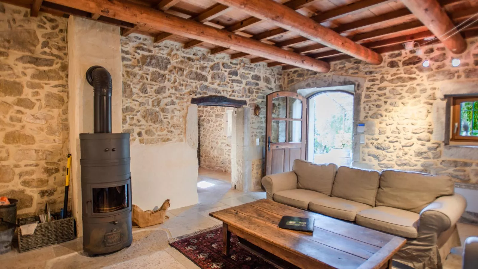 Tauleigne-Living room