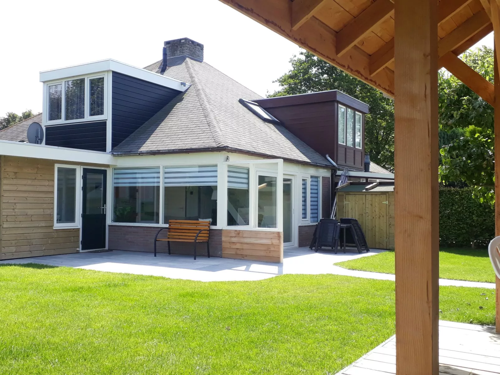 Mit privatem Garten und Terrasse