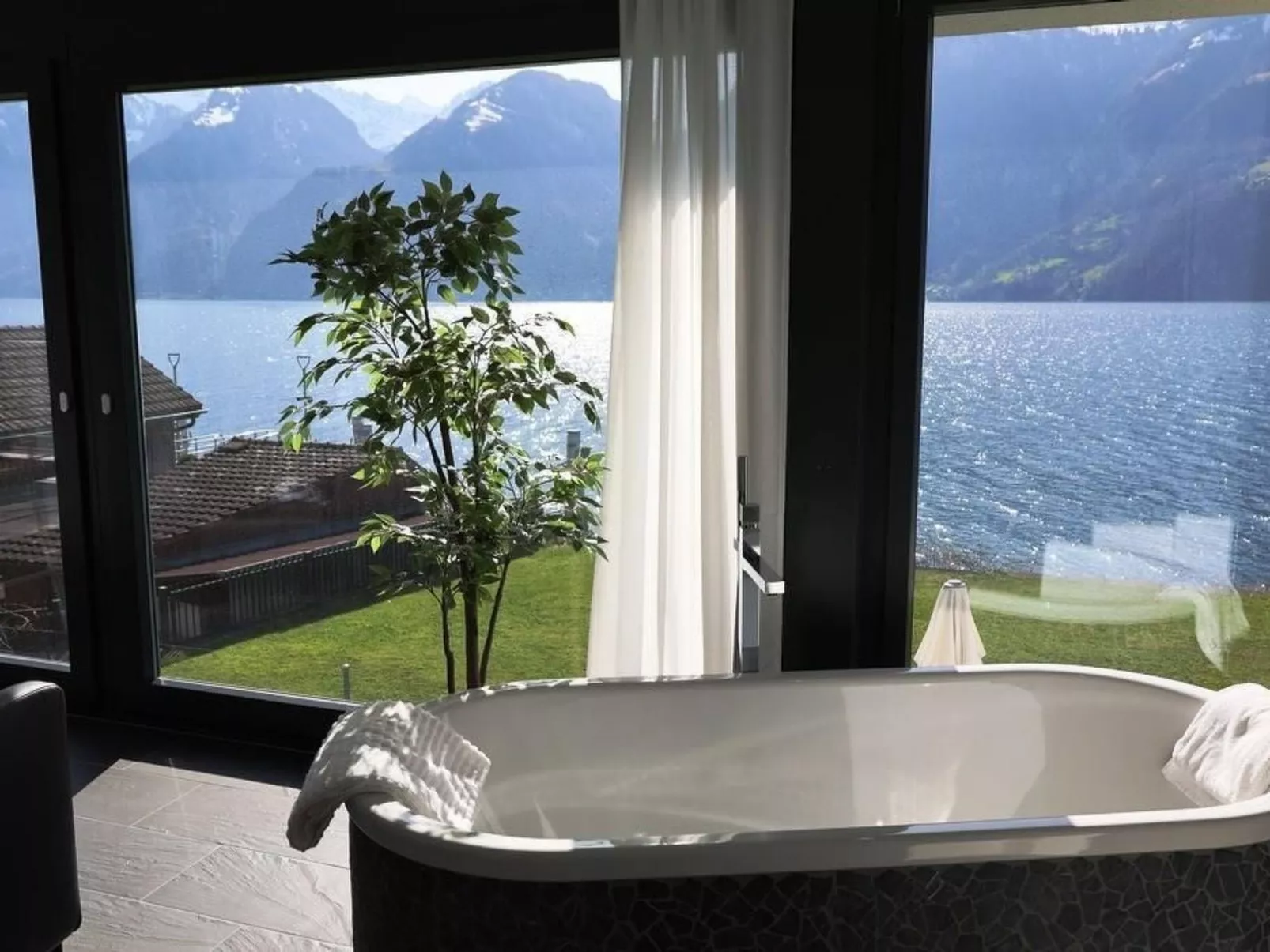 Ferienvilla am See 1