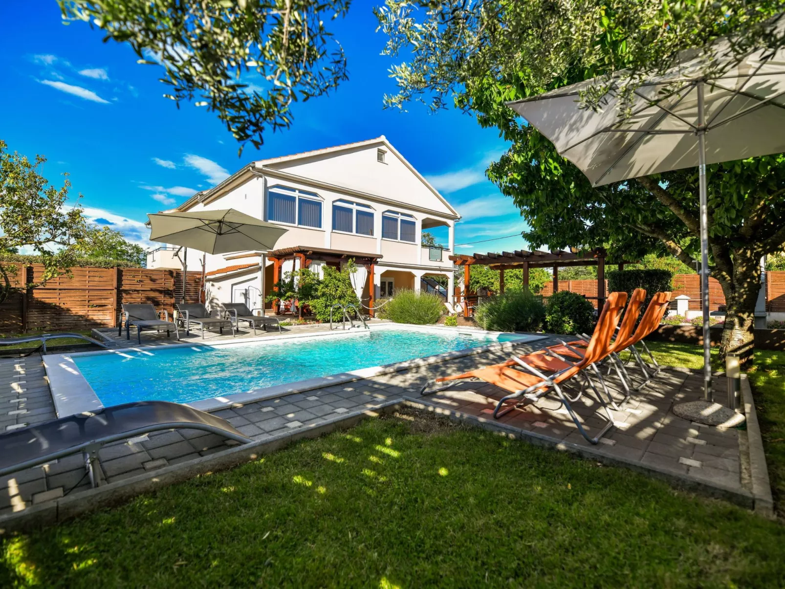 Charmantes Ferienhaus in Donje Rastane