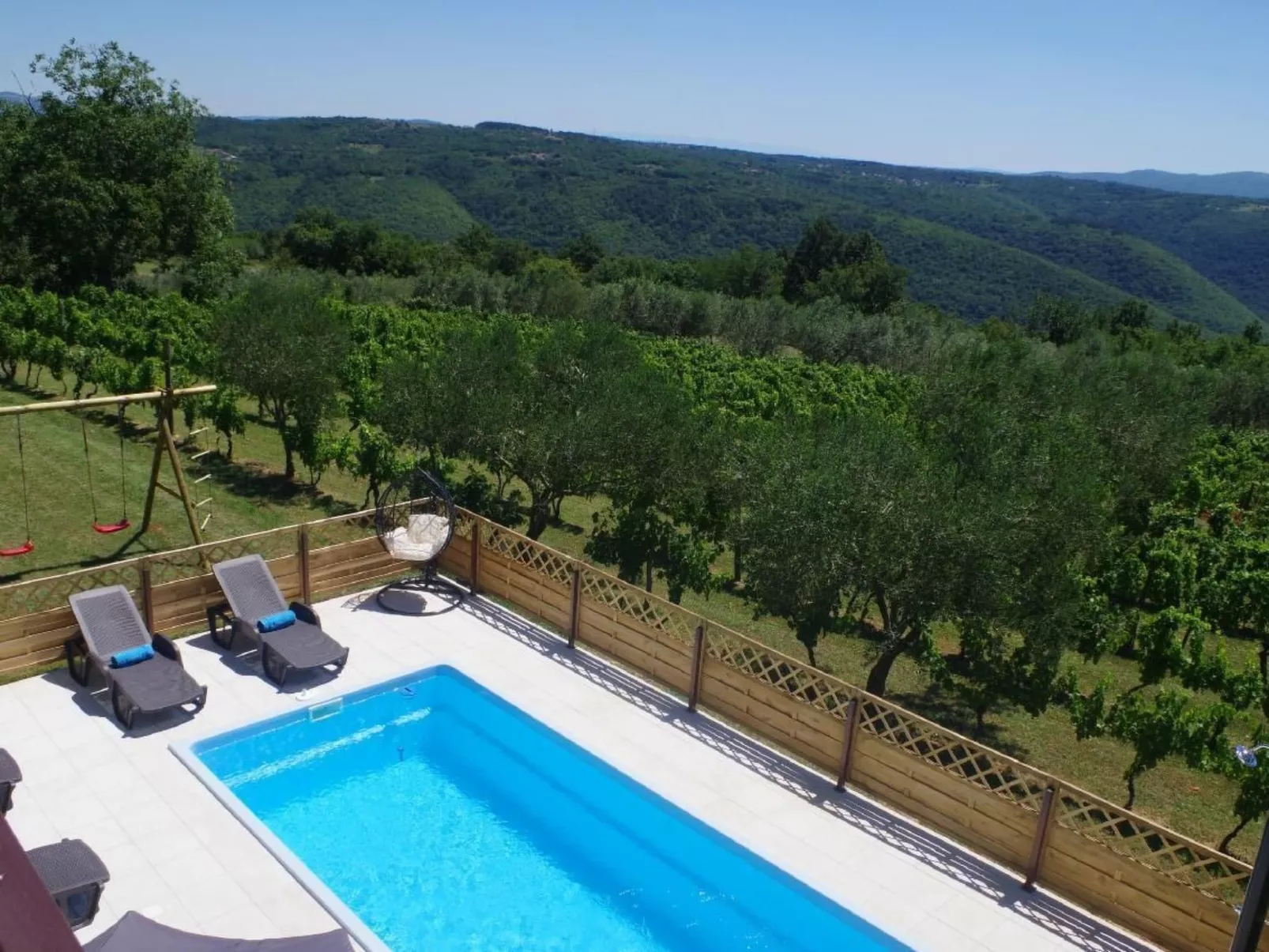 Wohnung mit privatem Pool und herrlicher Aussicht