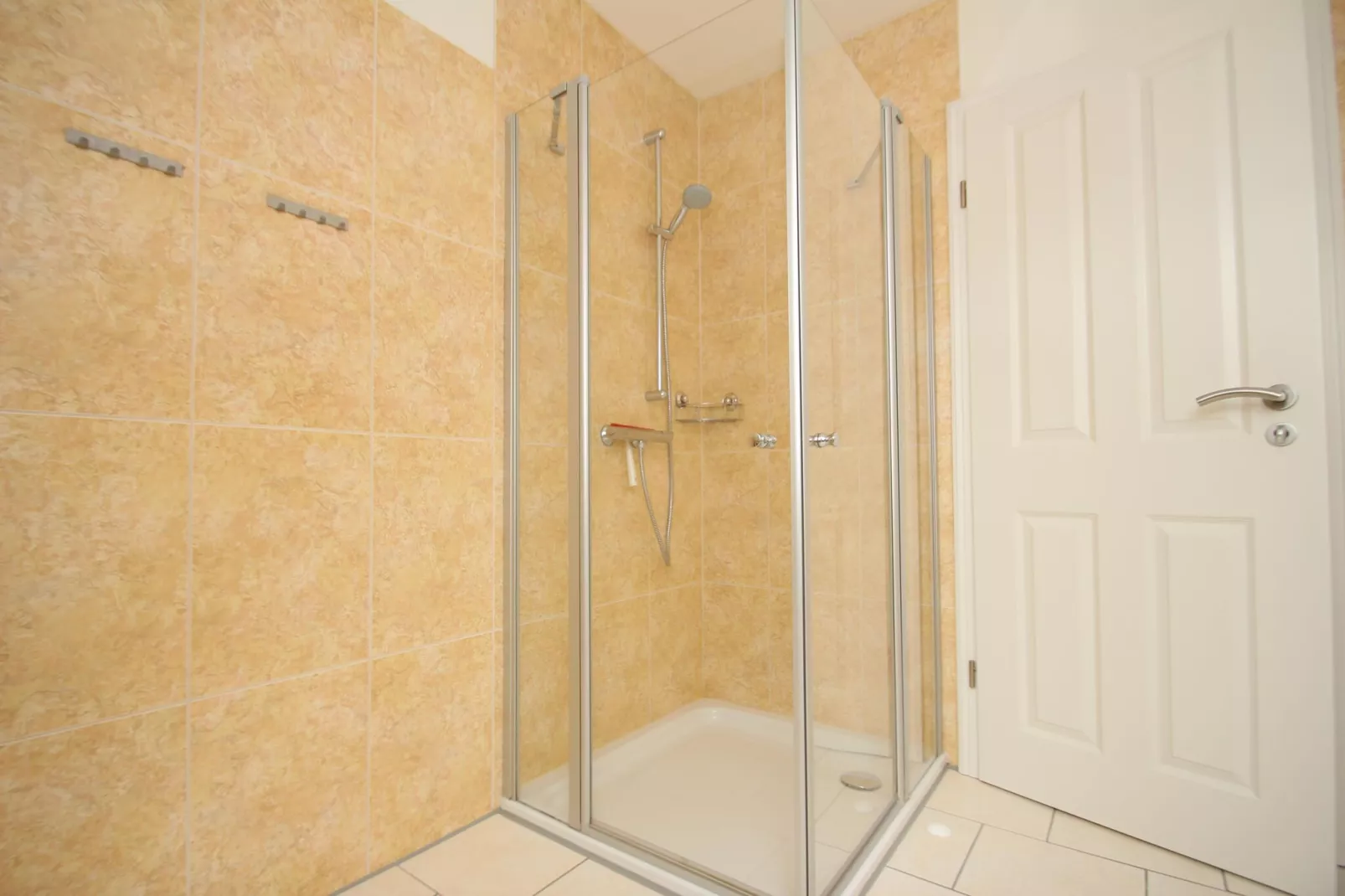 Große Ferienwohnung für 7 Personen-Bathroom