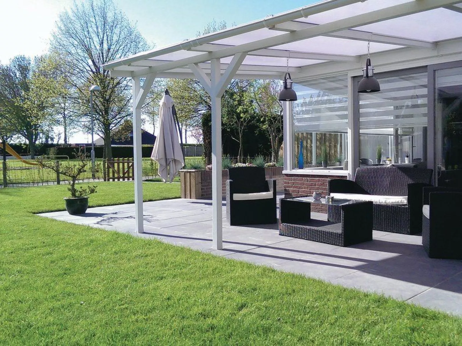 "Buurtweg213" mit Schwimmbad