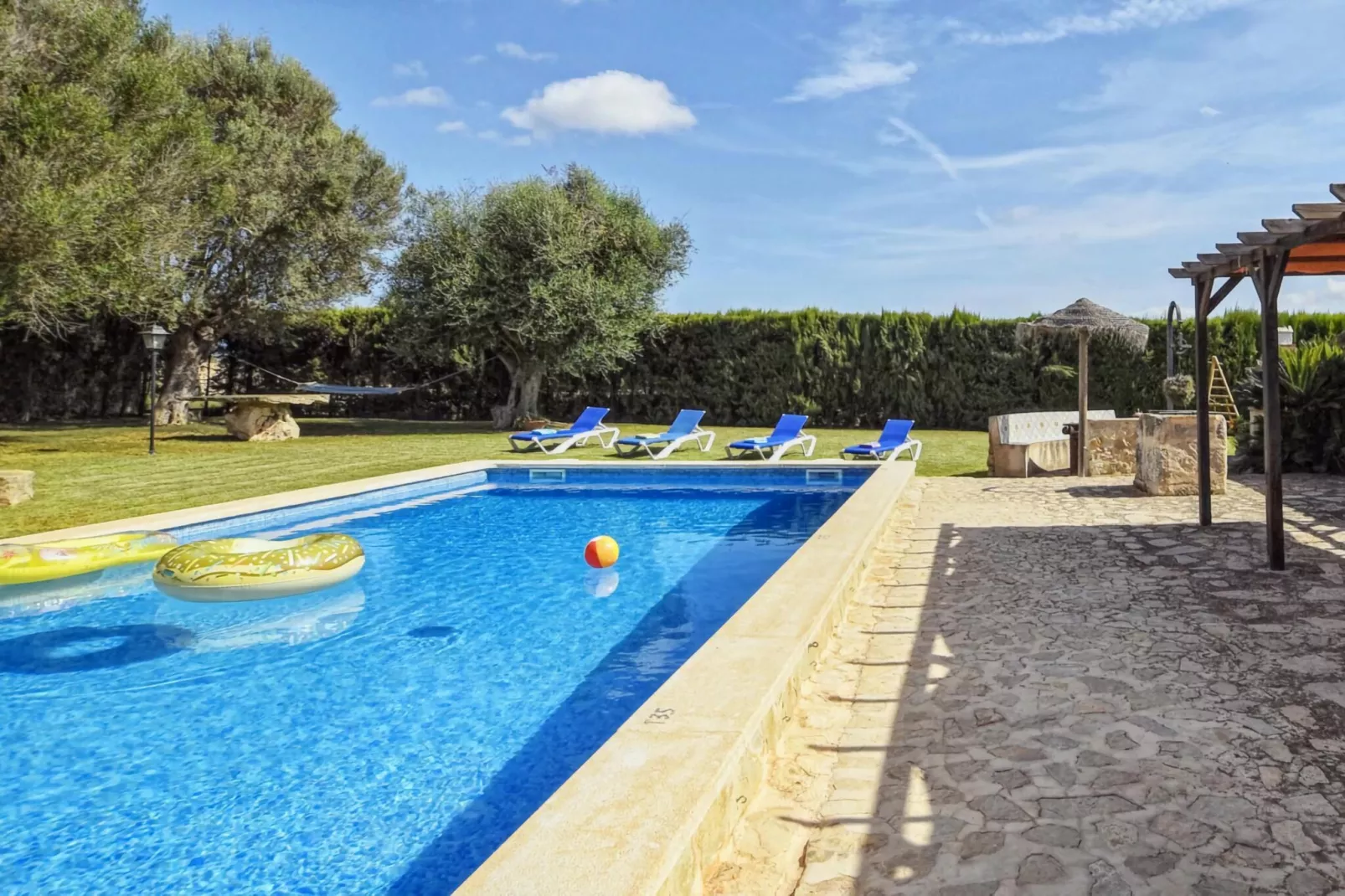 Albadallet-Pool