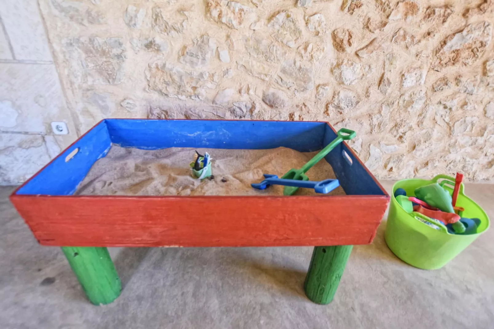 Albadallet-Facilities