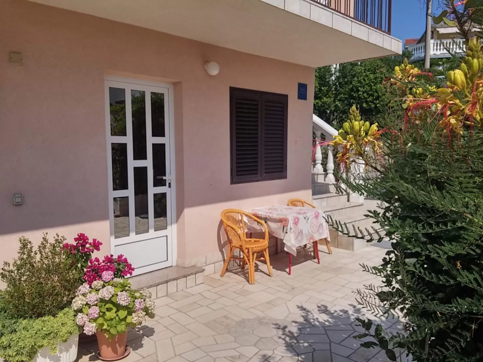 Katarina mit Garten und Grill