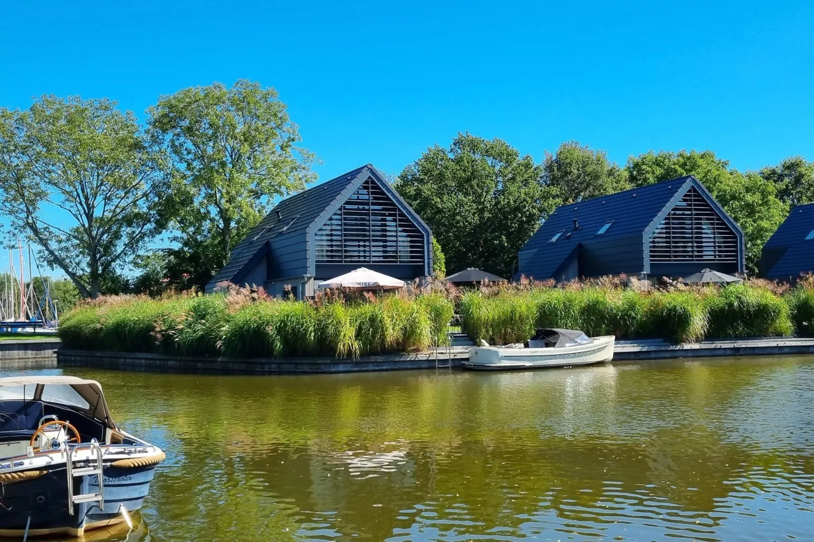 Watervilla Twa-Exterior summer