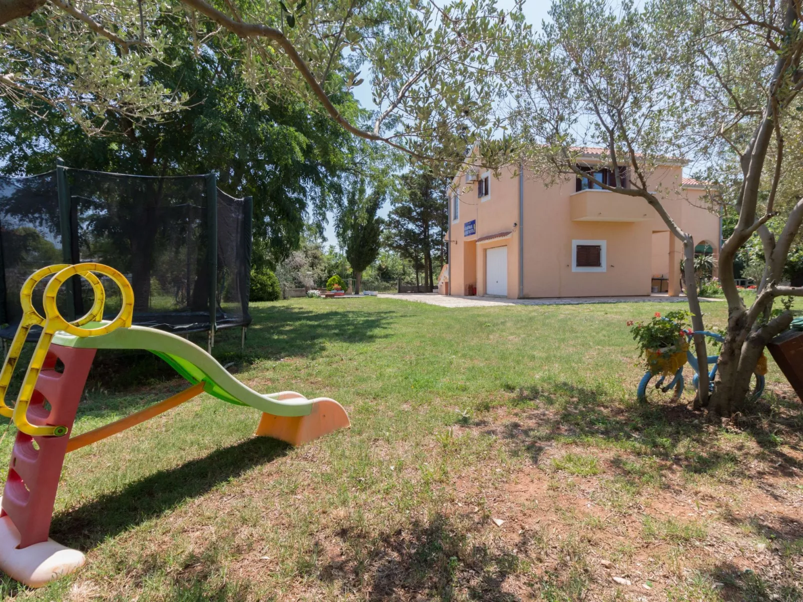 Wohnung Casa Nada02mit Terrasse - Agentur TA Leut