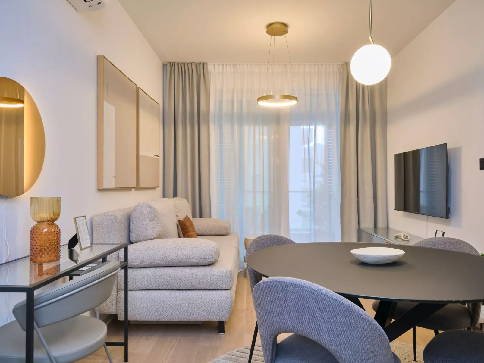 "Splitful Apartment"