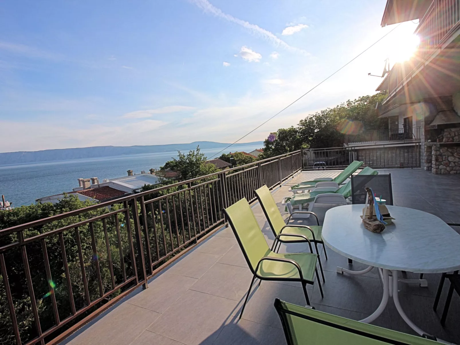 Wunderschönes Ferienhaus in Povile mit Garten, Terrasse und Grill und Meerblick