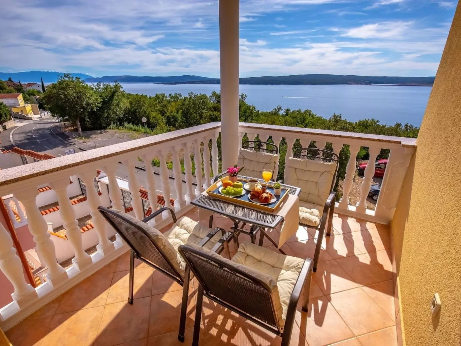 Wohnung mit Balkon und Meerblick