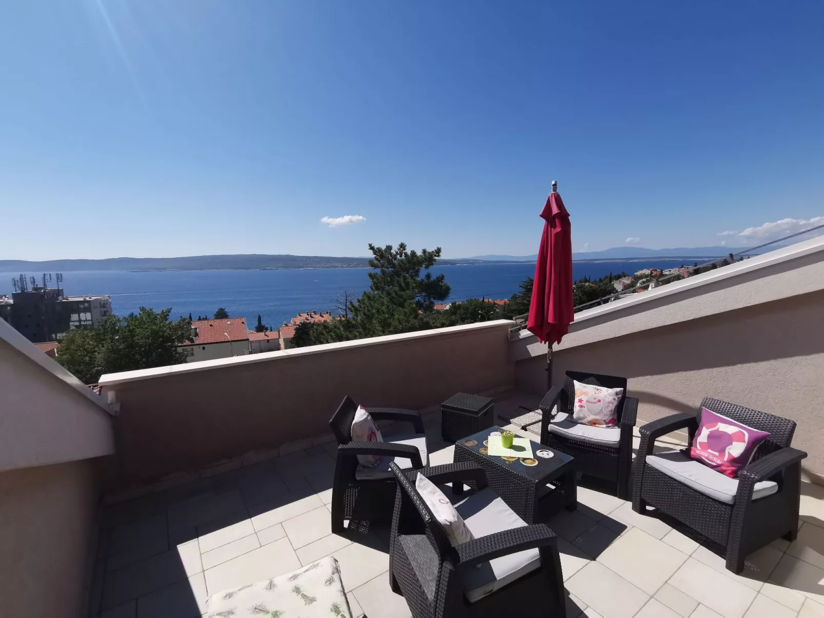 Wohnung für 6 Personen mit Terrasse und Meerblick