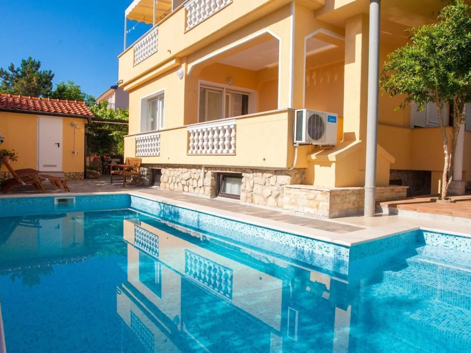 Für 2 Personen  + 1 Kind ca. 40 m&sup2; in Šilo, Adriaküste Kroatien (Kroatisch