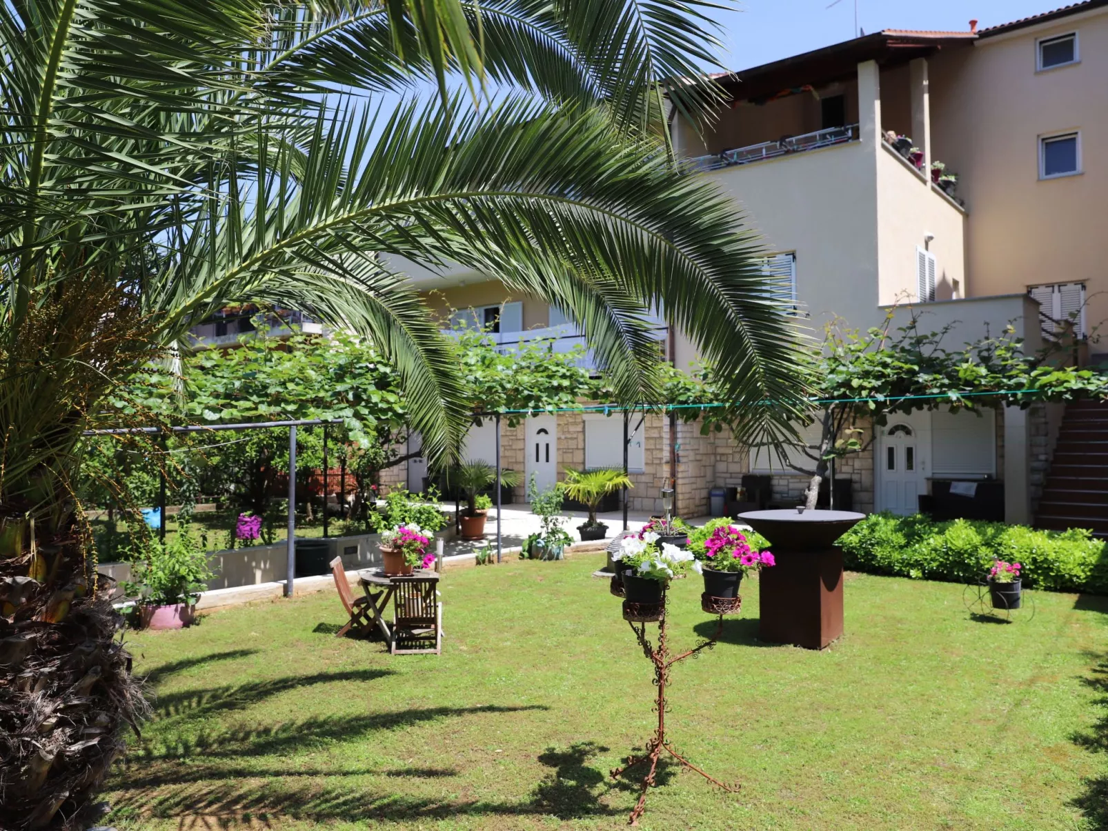 Gemütliche Wohnung mit Gartenblick