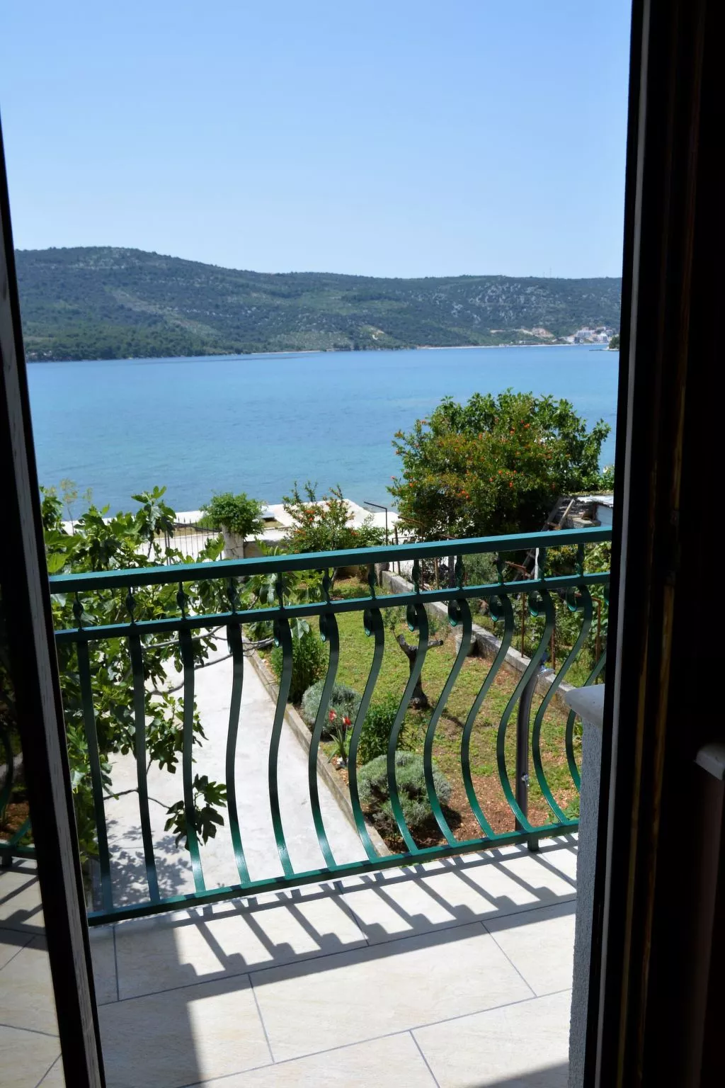 Schöne Wohnung in Poljica mit privatem Parkplatz