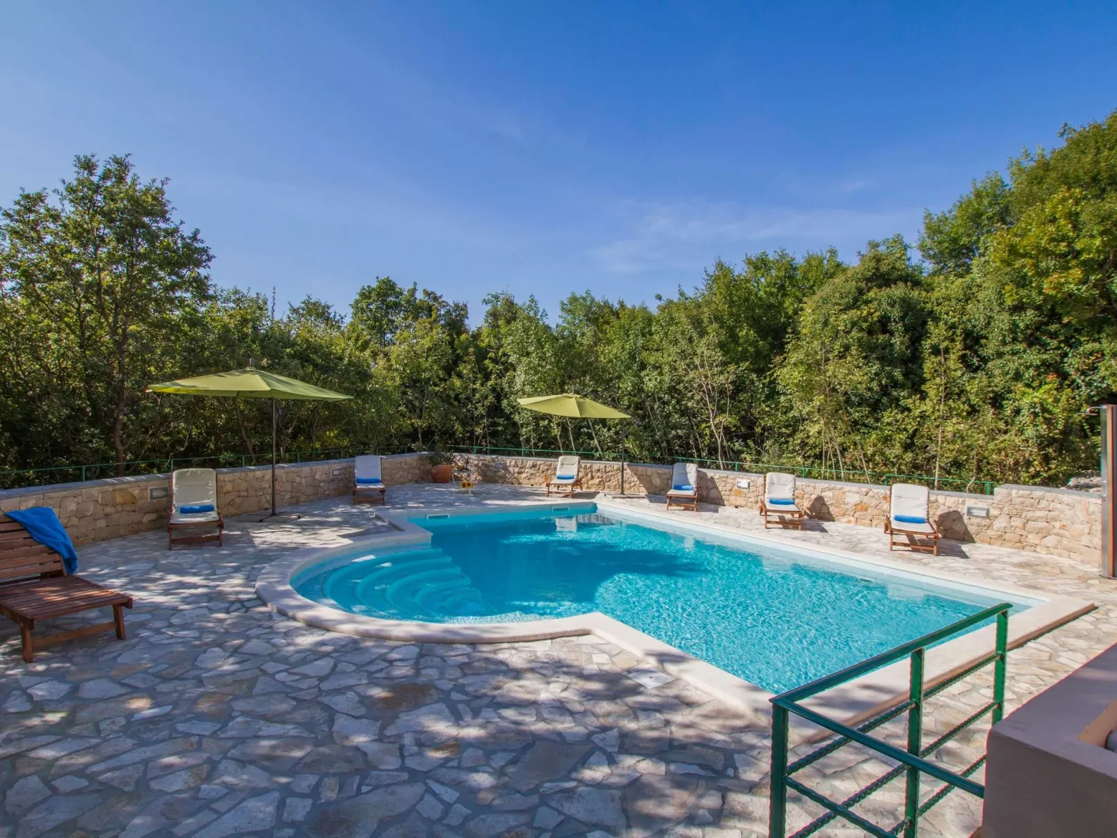 Villa Biljana, mit Zugang zu zwei Gemeinschaftspools