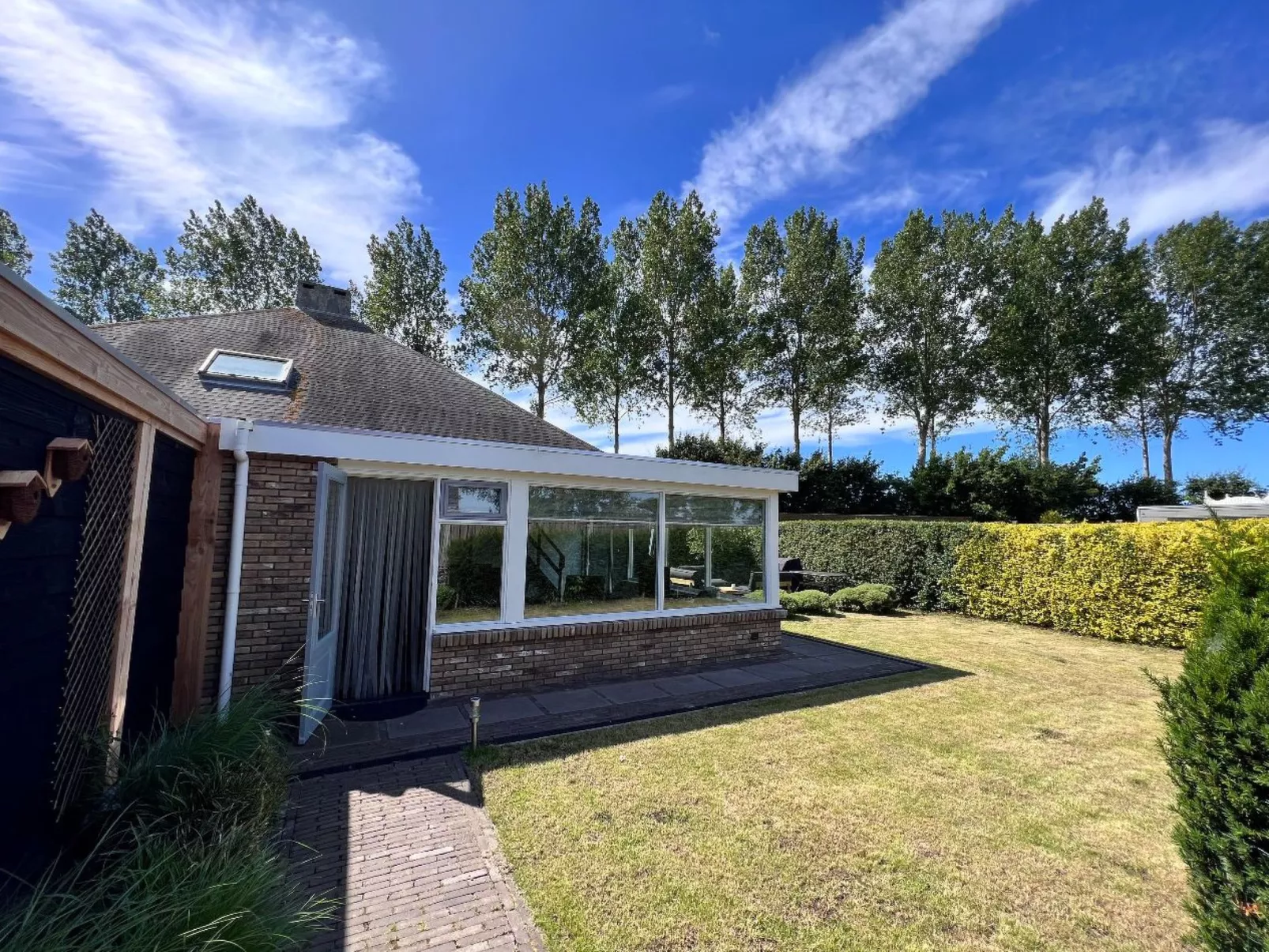 In Stavenisse mit gemütlicher Terrasse