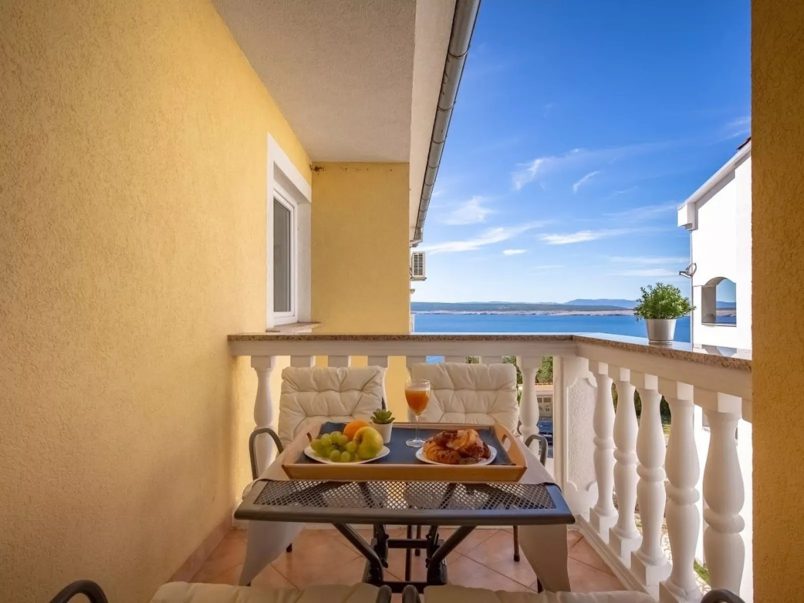 Wohnung mit Terrasse und Meerblick
