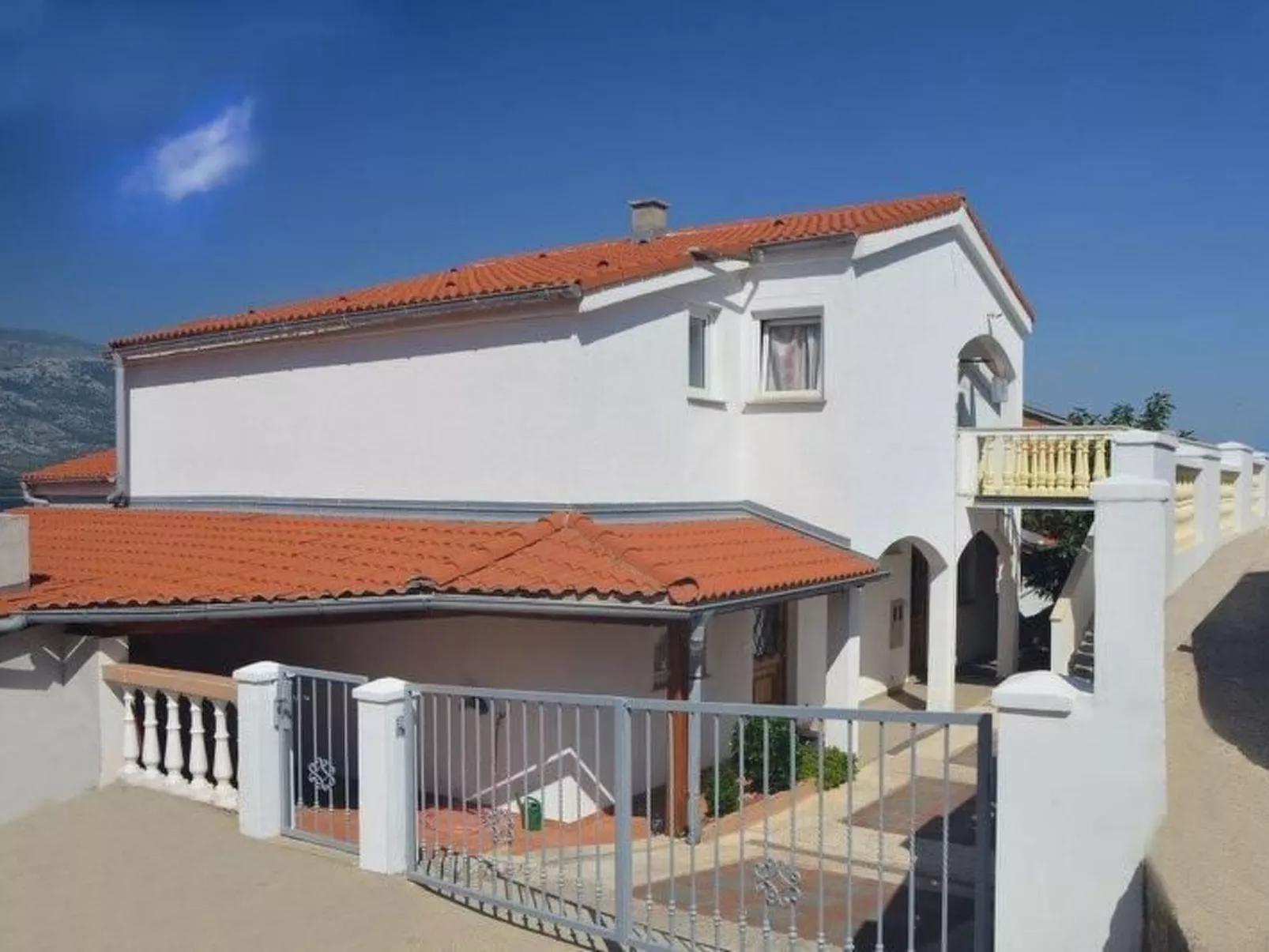 Appartement in Vinjerac mit Großer Terrasse