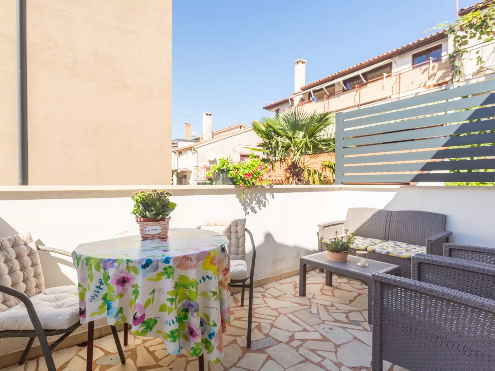 Rozi für 2 Personen in Strandnähe