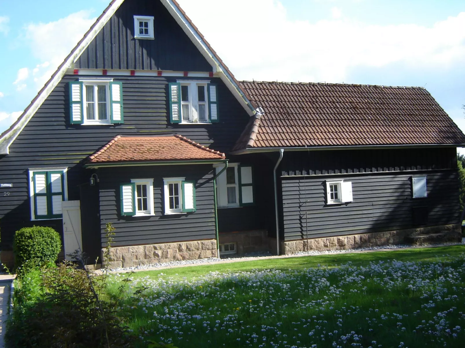 Freistehendes Ferienhaus in ruhiger Lage