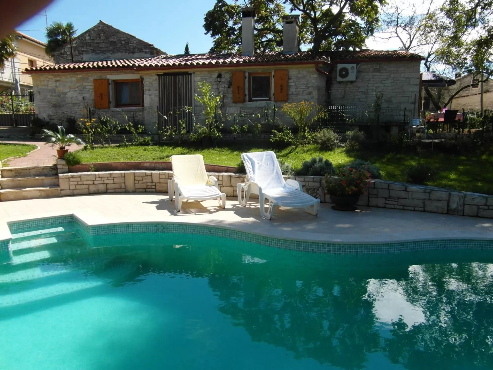 "Vickovi" mit Gemeinschaftspool