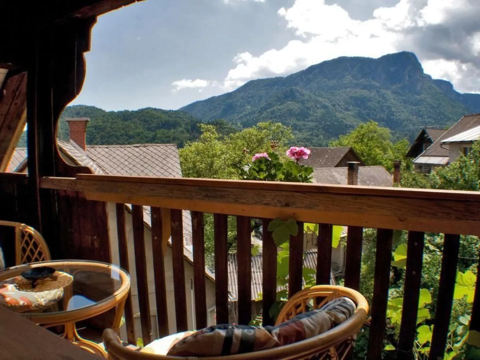 Für sechs Personen mit einem Balkon