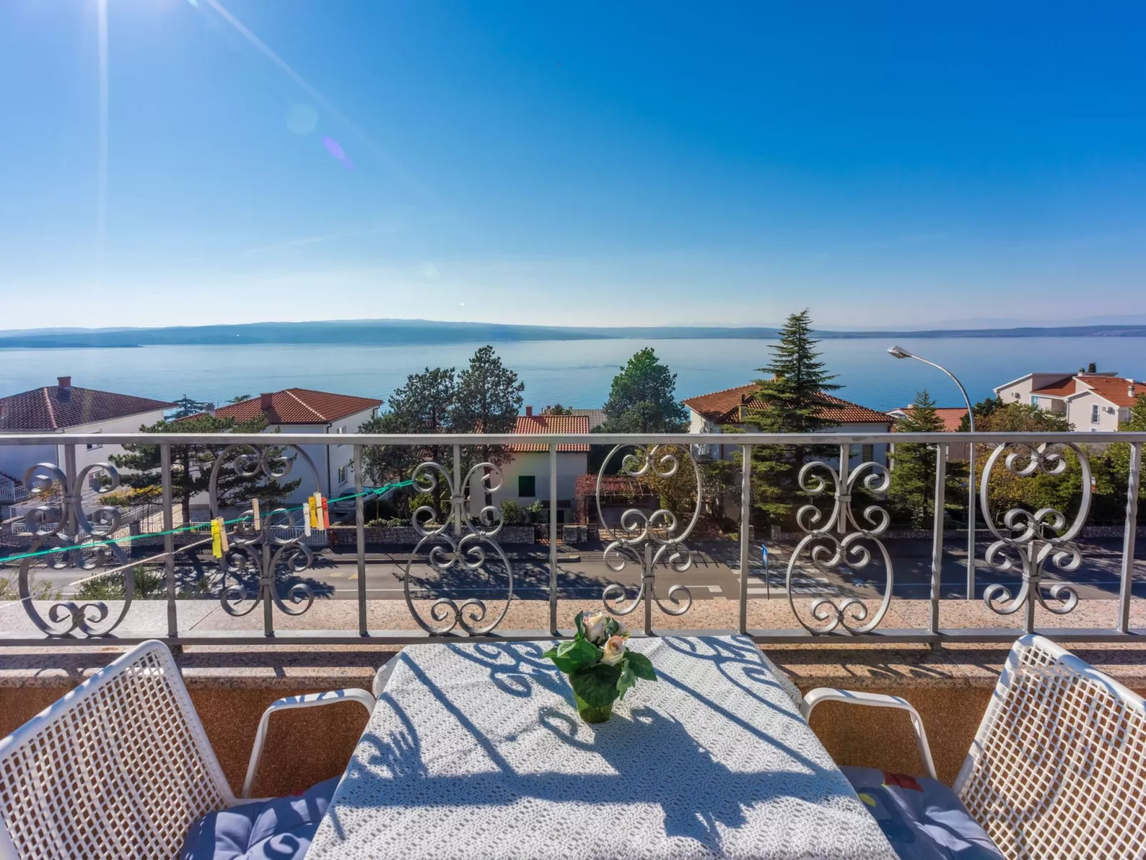 Appartement in Crikvenica mit Meerblick, Nähe Sandstrand
