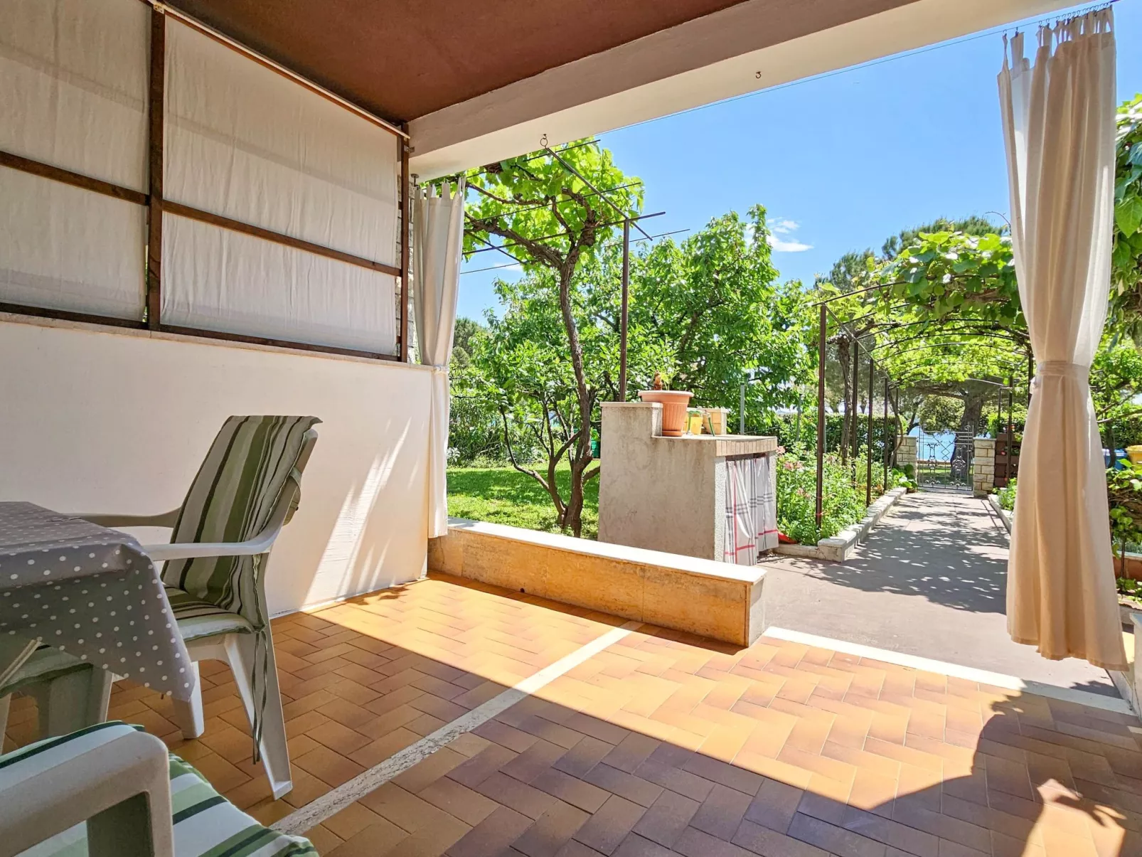 Für 3 Personen ca. 30 m&sup2; in Novigrad, Adriaküste Kroatien (Westküste von I