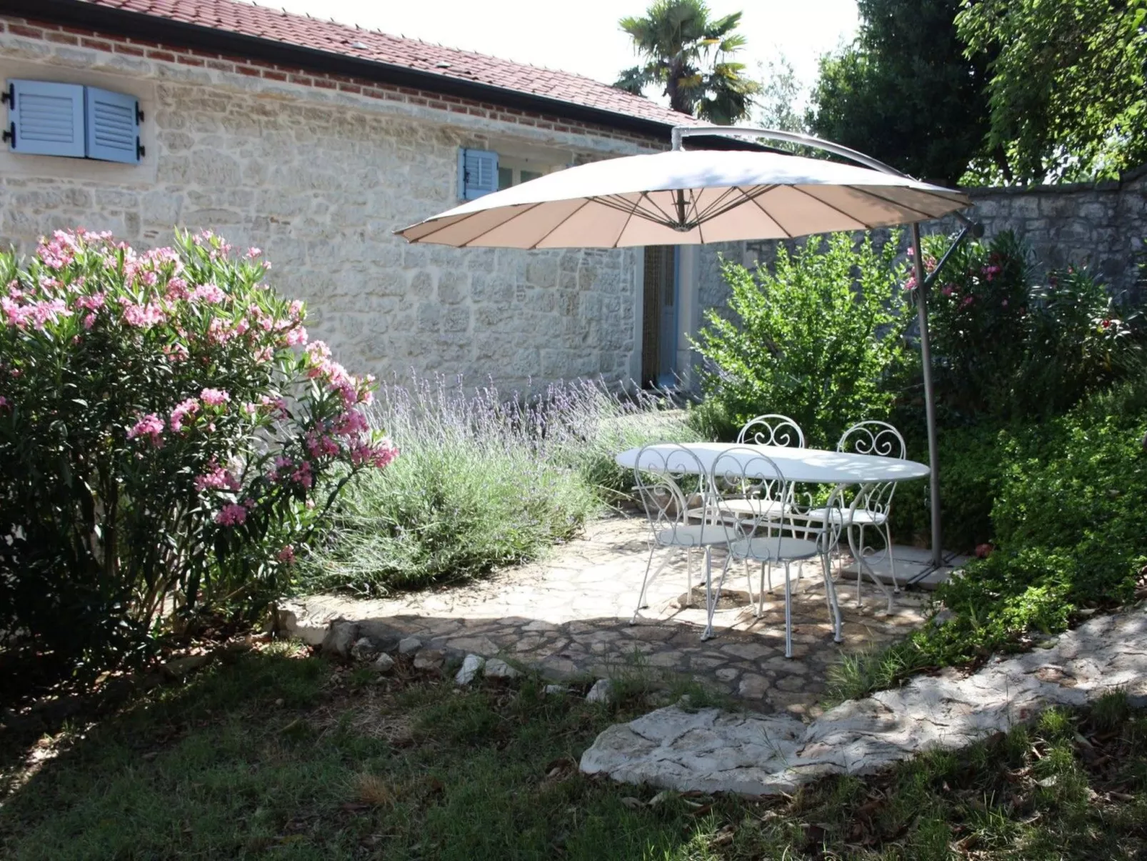 App Nirvana mit Garten in der Altstadt von Vrsar