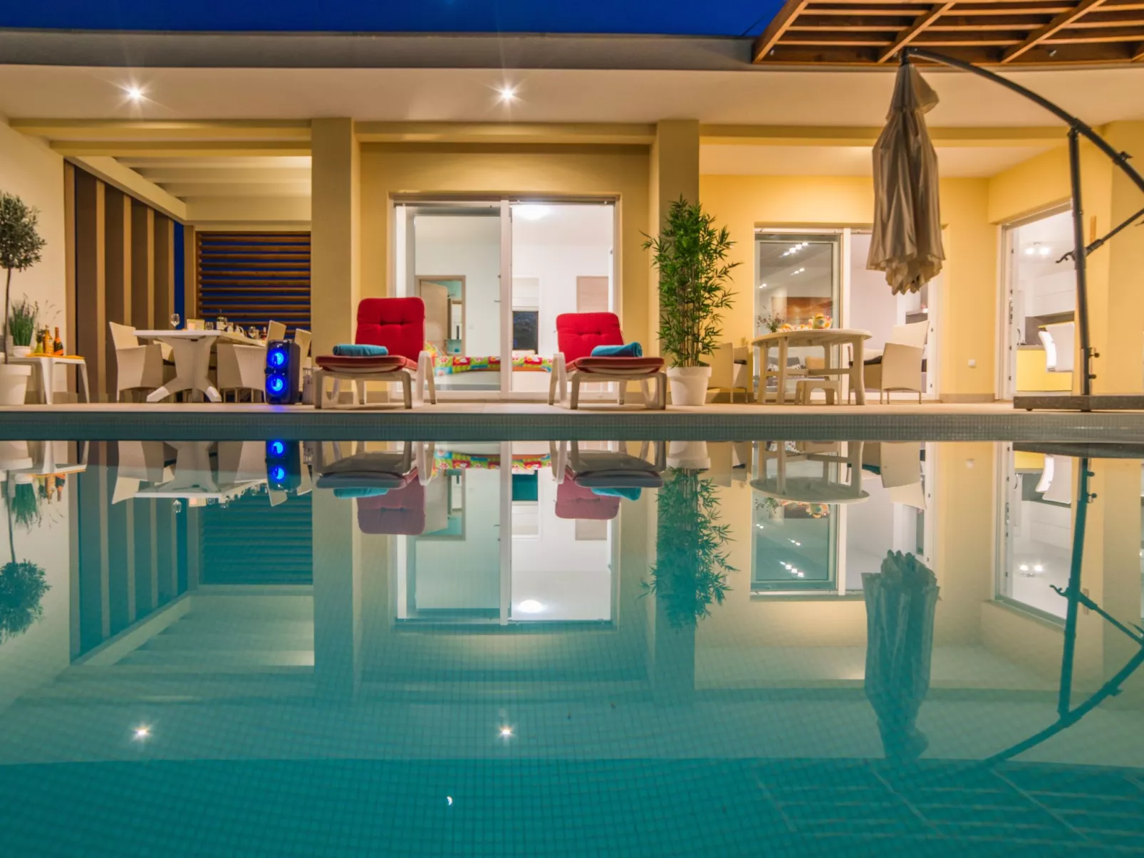 Mit Privatpool für 6 Personen