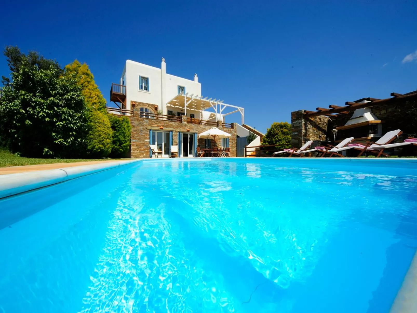 Villa mit Blick auf das Wasser