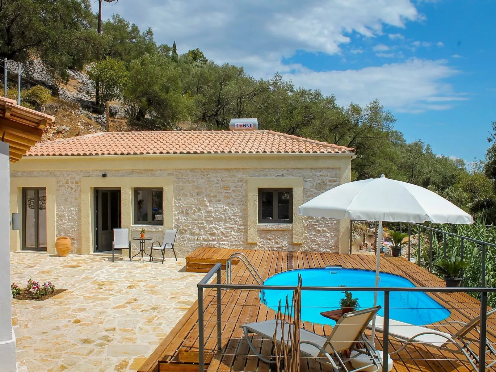 Villa Amfiliki in der Nähe der Agni-Bucht mit privatem Pool