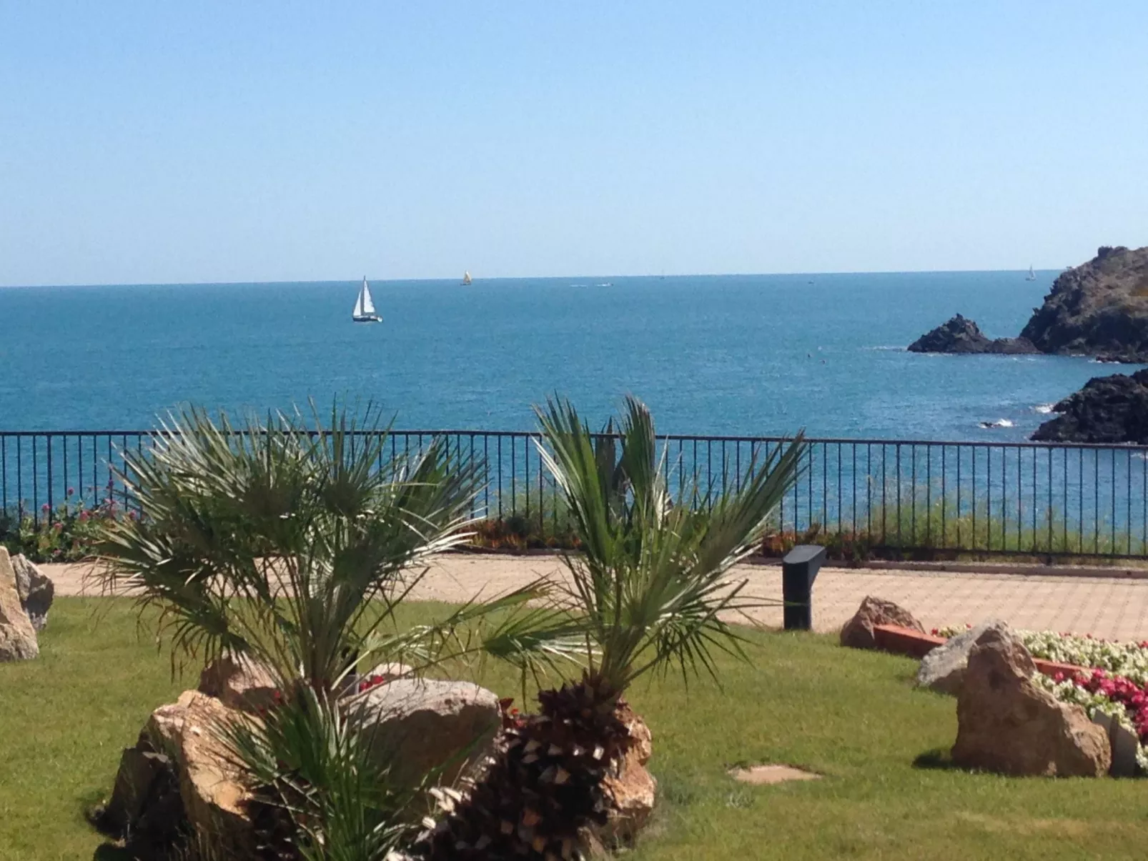 Mit Blick auf das Wasser