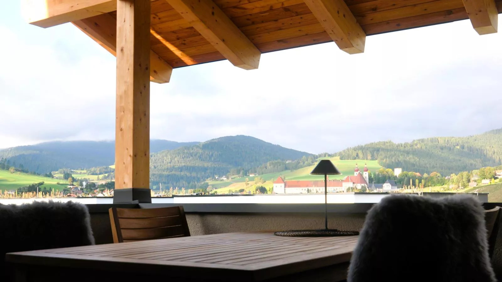 Grebenzen Eiszeit Lodge-Terrace balcony