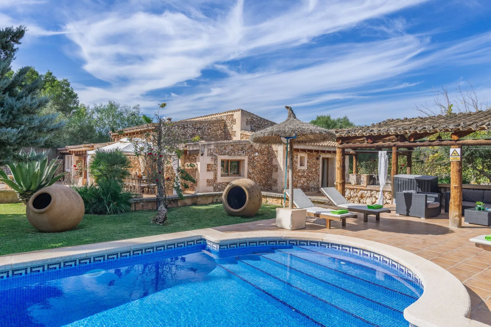 Cas Mostatxet (sencelles)-Exterior summer