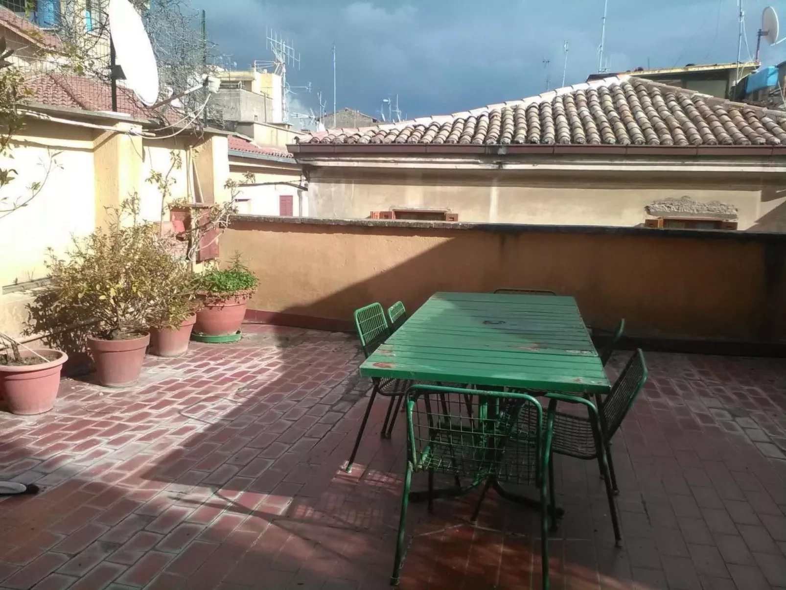 Nahe Rom mit Terrasse und einem Flügel