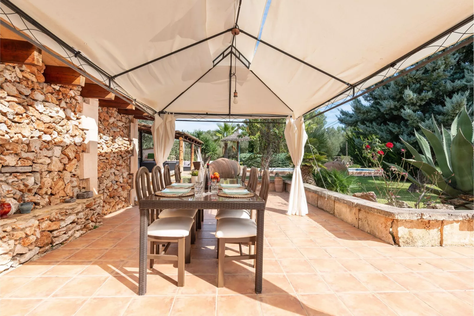 Cas Mostatxet (sencelles)-Exterior summer