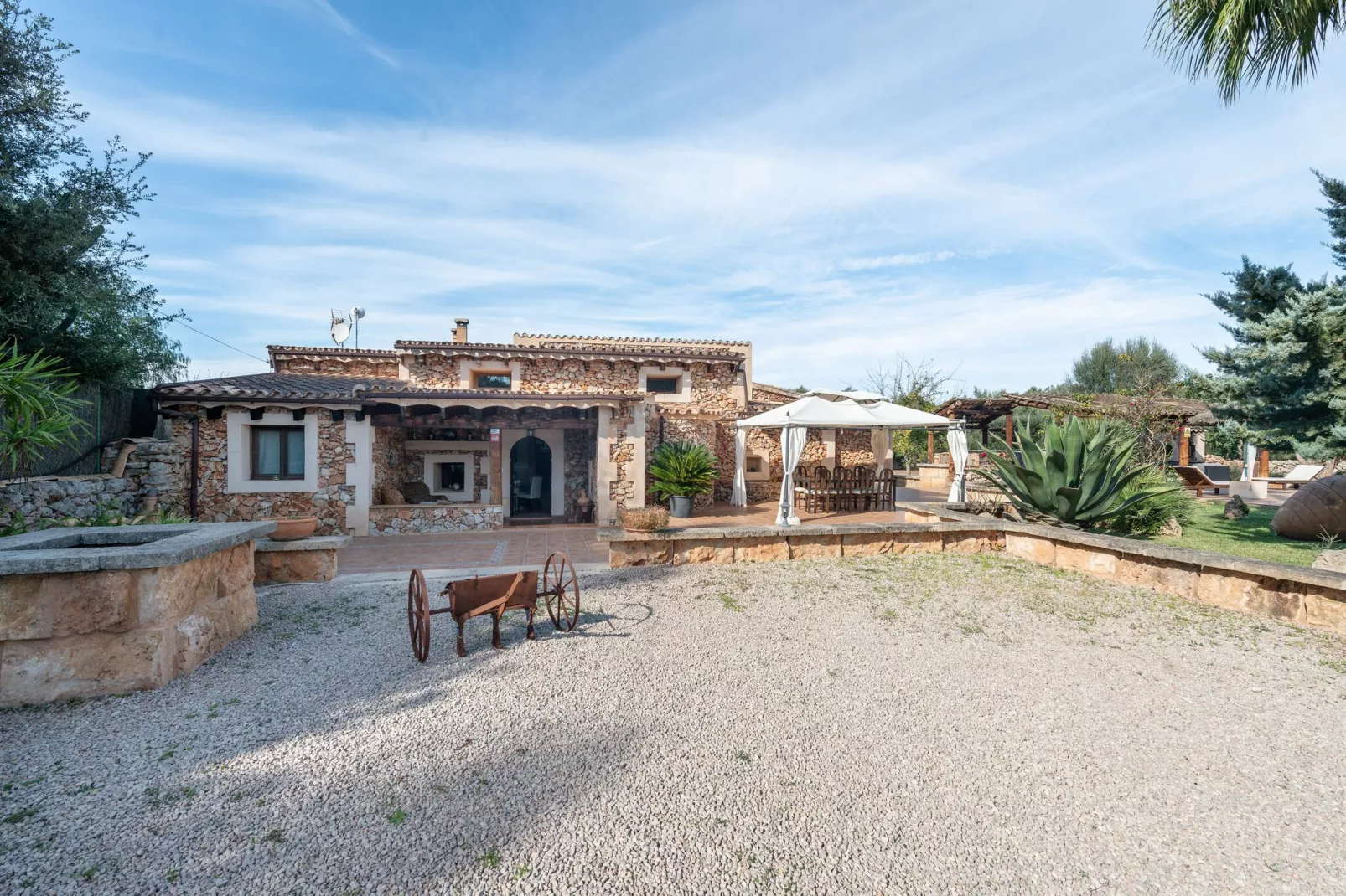 Cas Mostatxet (sencelles)-Exterior summer