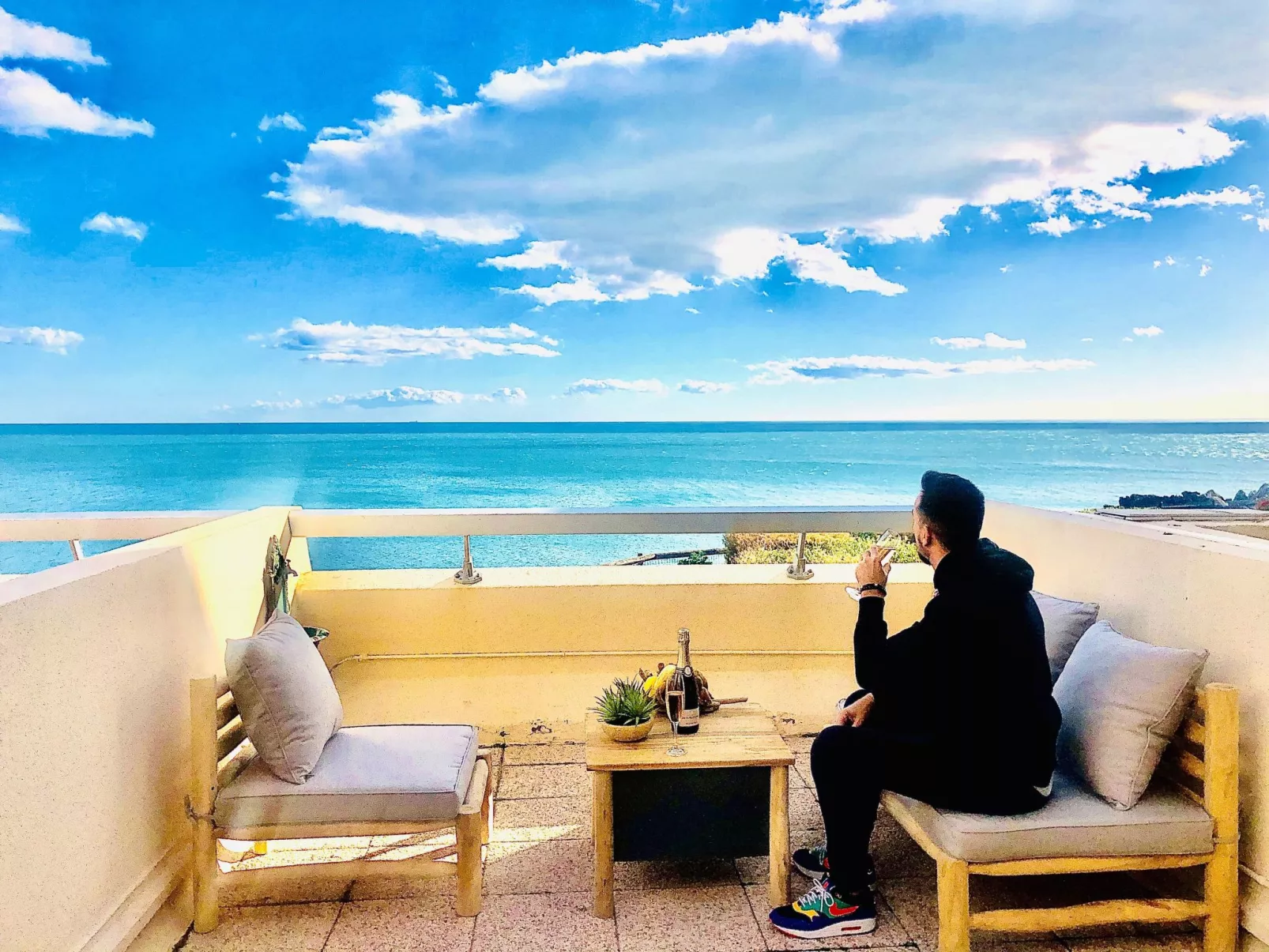 Wunderschöne renovierte Wohnung mit vollem Meerblick